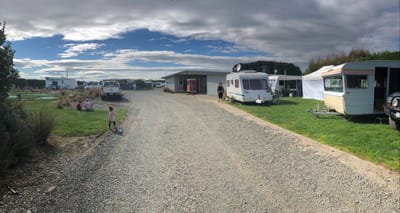 Colac Bay Tavern and Holiday Park, Southland, Southland, New Zealand | CamperMate | CamperMate