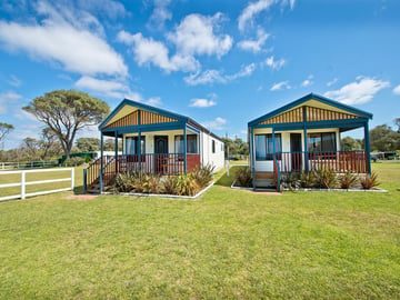 Acclaim Rose Gardens Beachside Holiday Park, Australia's South West, Western Australia, Australia | CamperMate | CamperMate